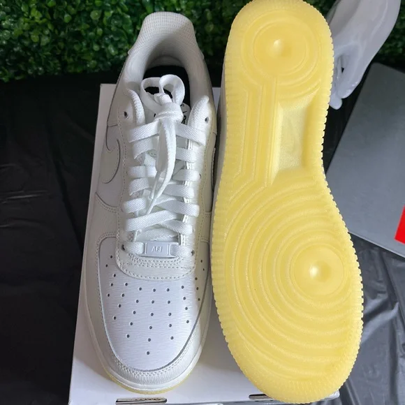 AiR FORCE 1 LOW (PREMIUM) (Sz 9.5) - Picture 2 of 4